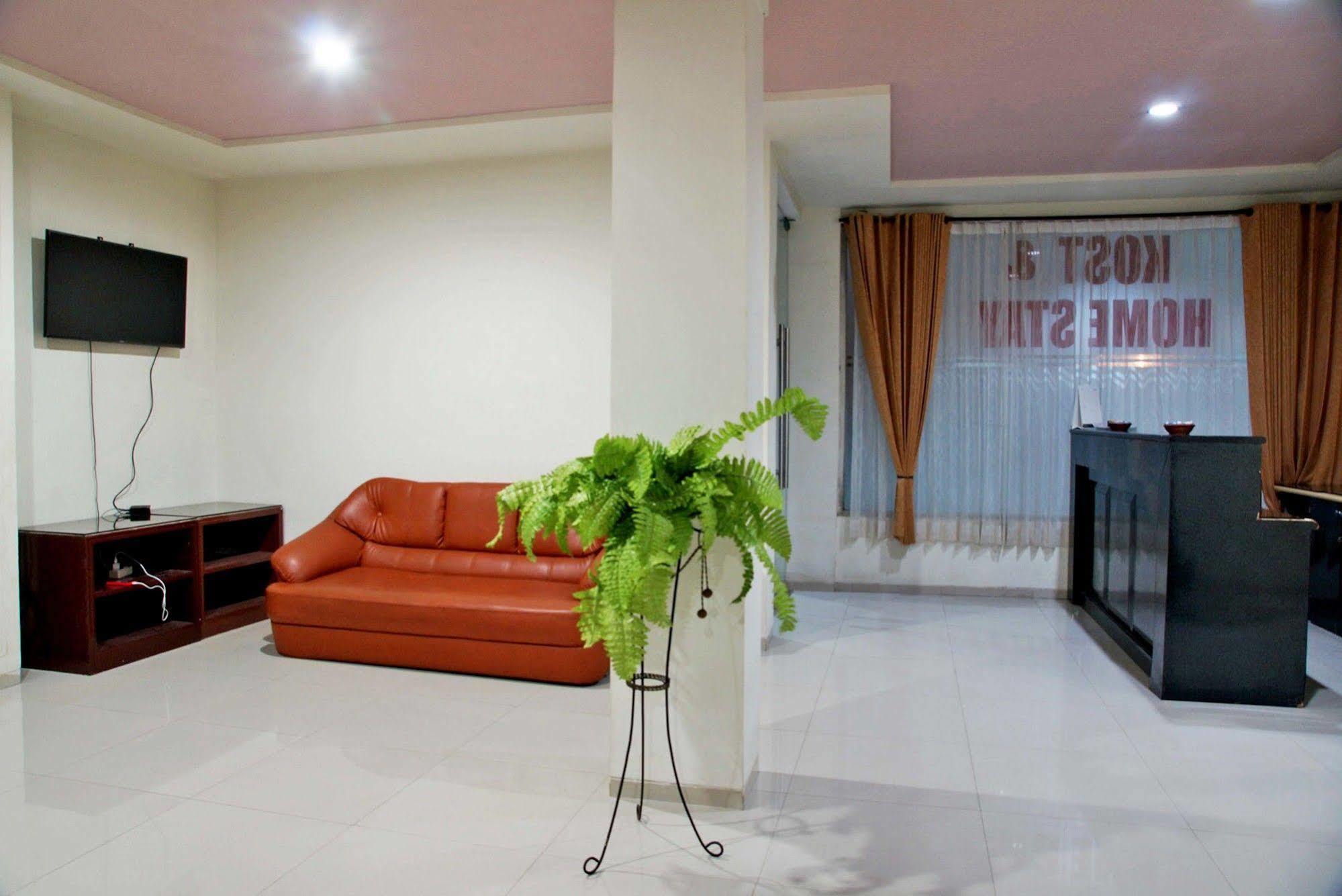 Reddoorz @ Panglima Sudirman Hotel Surabaya Eksteriør billede