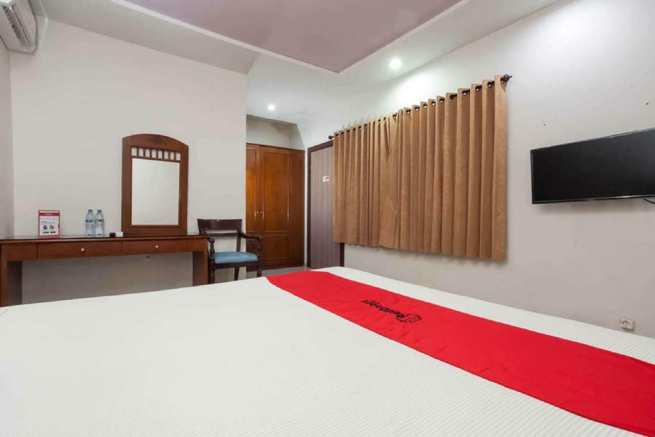Reddoorz @ Panglima Sudirman Hotel Surabaya Eksteriør billede