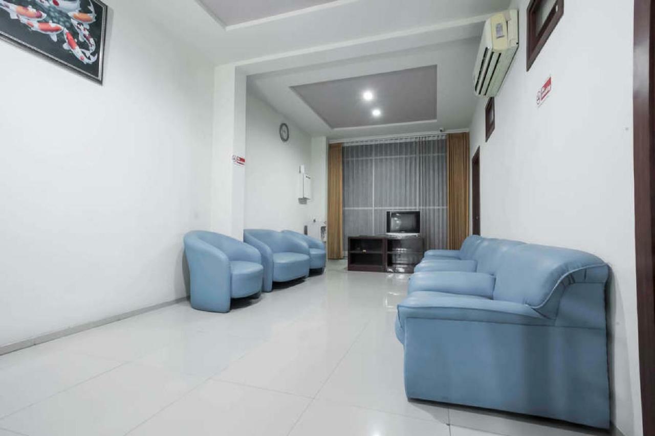 Reddoorz @ Panglima Sudirman Hotel Surabaya Eksteriør billede